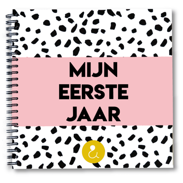 Studio Ins & Outs Babyboek 'Mijn eerste jaar' - Roze