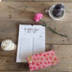 Krúskes Verjaardagskalender - Zwart-wit - sfeerfoto 2 - invulboekjes.nl