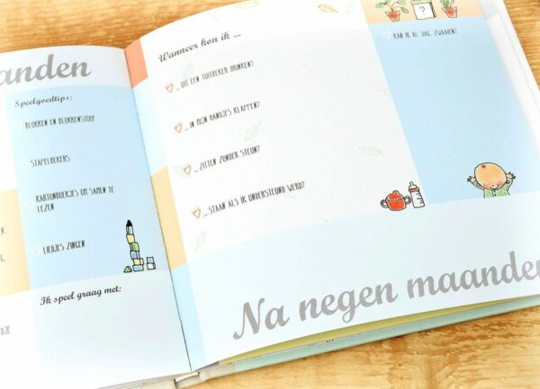 Memorybooks by Pauline - Baby's eerste jaar - binnenkant 4 - invulboekjes.nl