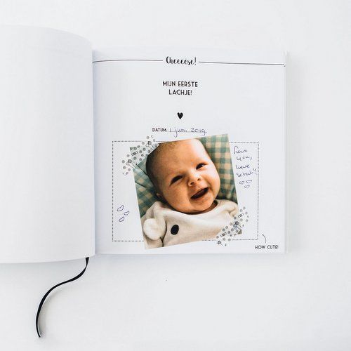 Bonjour to you - Baby's eerste jaar boek - binnenkant 4 - invulboekjes.nl