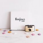Bonjour to you - Baby's eerste jaar boek - sfeerfoto - invulboekjes.nl