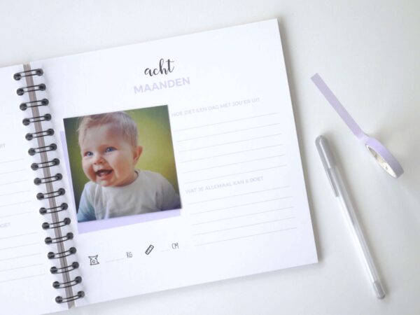 Atelier Pix - Hallo baby - Eerste jaar boek - sfeerfoto 3 - invulboekjes.nl (1)
