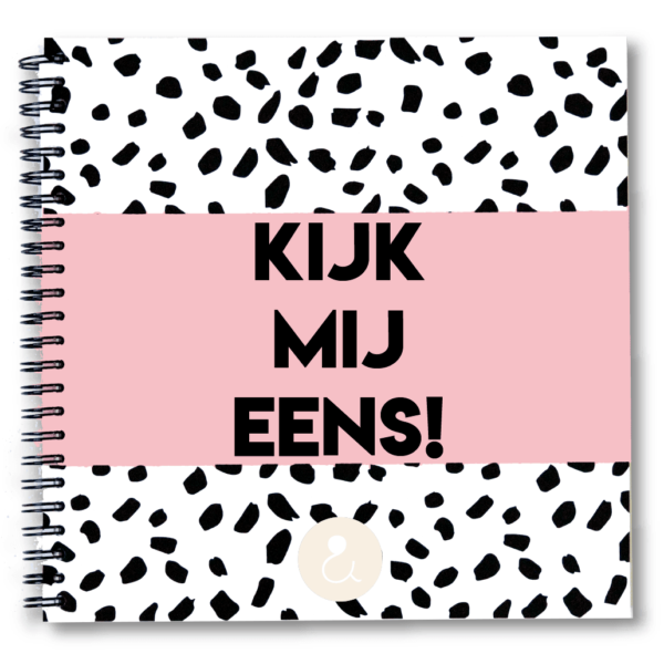 Studio Ins & Outs 'Kijk mij eens' 1-4 jaar opgroeiboek - Roze