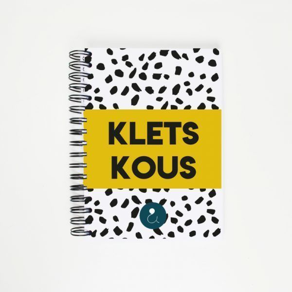 Studio Ins & Outs 'Kletskous' - Okergeel - invulboekjes.nl