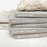 Pink Peach Mijn Babyjaar Invulboek Linnen Taupegrijs (7)