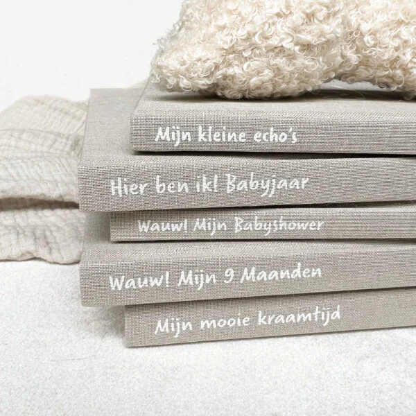Pink Peach Mijn Babyjaar Invulboek Linnen Taupegrijs (7)
