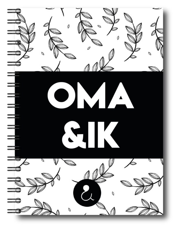 Oma & Ik Monochrome