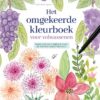 Het omgekeerde kleurboek voor volwassenen