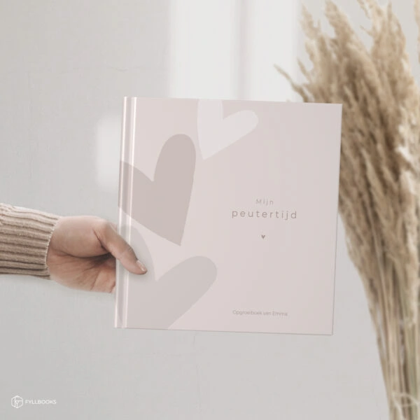 Opgroeiboek Happy Hearts Brown 1
