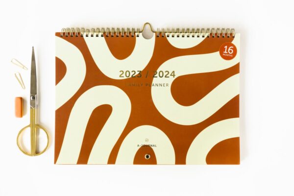 A Journal 16 Maanden Familieplanner 2023 2024 – Flow 2