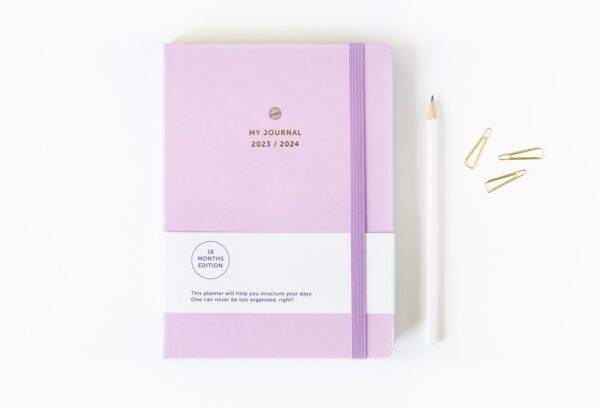A Journal 16 Maanden Agenda 2023 2024 Lila 2