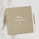 Fyllbooks Babyboek Mijn Eerste Jaar Linnen Taupe (5)