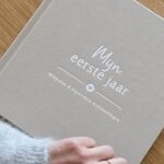 Fyllbooks Babyboek Linnen Taupe Aspect Ratio 16 9