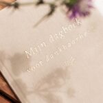 Fyllbooks Dagboek Voor Dankbaarheid – Linnen Creme Met Goudfolie 2 Aspect Ratio 16 9