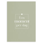 Mockup Een Moment Per Dag Olifjgroen