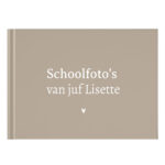 Schoolfotoboek Mockup Voorkant Def Taupe Leerkracht