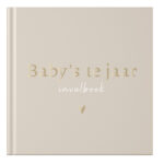 Mockup Voorkant Babyboek Beige Goudfolie