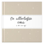 Mockup Voorkant Def Allerliefste Oma Beige